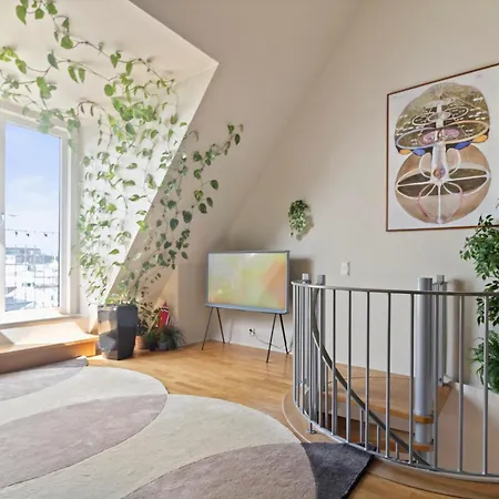 3br Sunset Penthouse In & Quiet Location - 5 Min Walk From Station