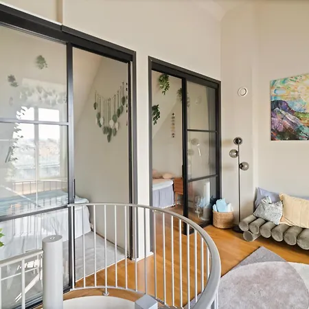 3br Sunset Penthouse In & Quiet Location - 5 Min Walk From Station