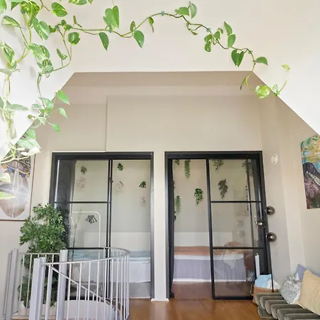 3br Sunset Penthouse In & Quiet Location - 5 Min Walk From Station *