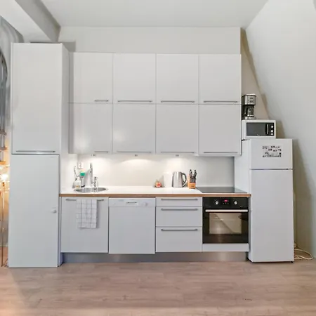 דירה 3br Sunset Penthouse In & Quiet Location - 5 Min Walk From Station אוסלו